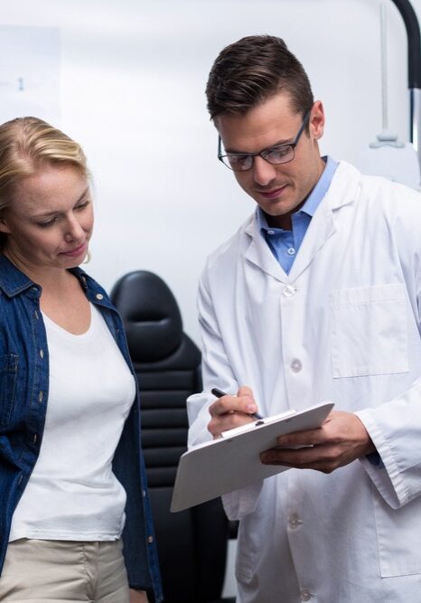 icl-eye-surgery Ophthalmologist